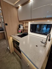 Fahrzeugbild Morelo Palace 90 M mit Qeens-Bett #7