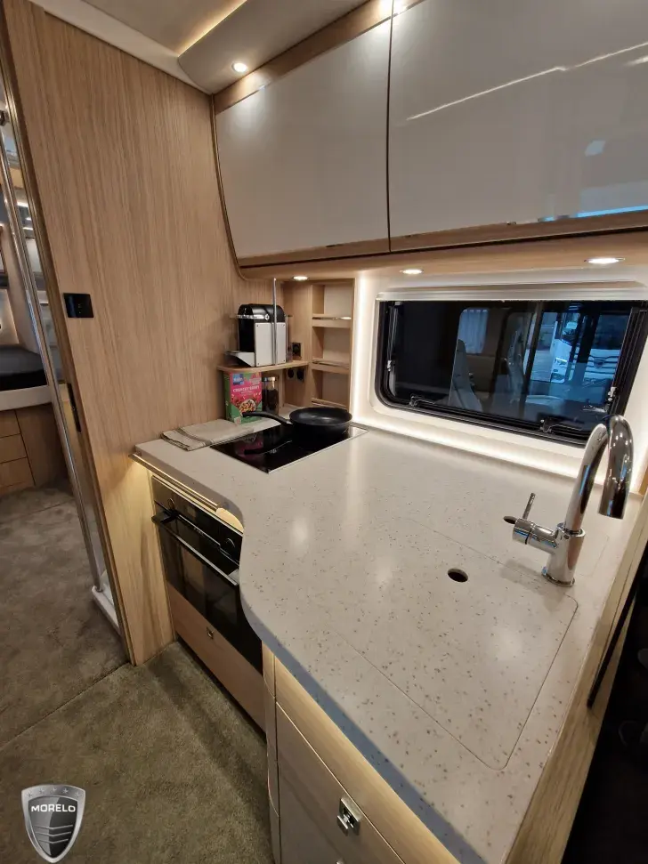 Fahrzeugbild Morelo Palace 90 M mit Qeens-Bett #7