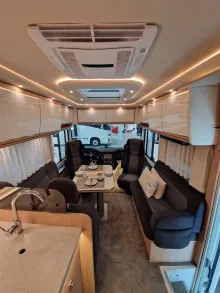 Fahrzeugbild Morelo Palace 90 M mit Qeens-Bett #10