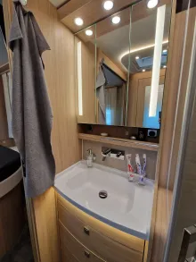 Fahrzeugbild Morelo Palace 90 M mit Qeens-Bett #11