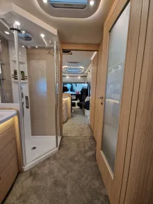 Fahrzeugbild Morelo Palace 90 M mit Qeens-Bett #14
