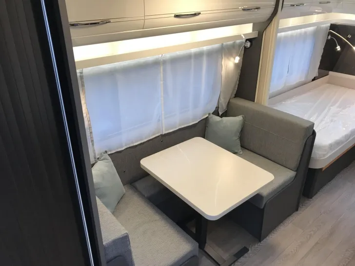 Fahrzeugbild Hobby Excellent 460 SL #15