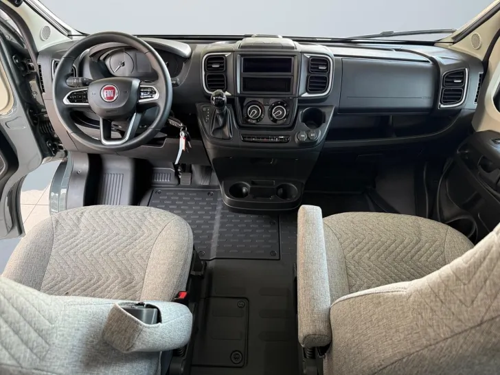 Fahrzeugbild Dethleffs Globetrail Advantage 600 DR Fiat Vermietung #12