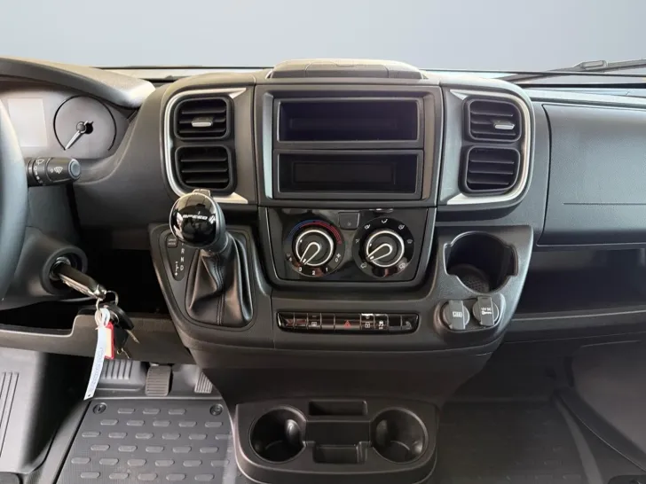 Fahrzeugbild Dethleffs Globetrail Advantage 600 DR Fiat Vermietung #13