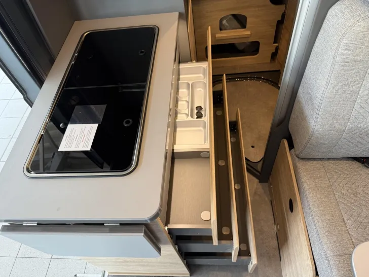 Fahrzeugbild Dethleffs Globetrail Advantage 600 DR Fiat Vermietung #16