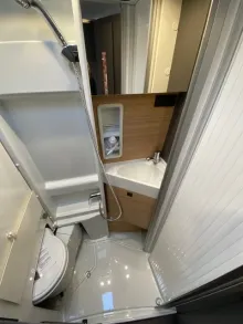 Fahrzeugbild Malibu Van First Class - Two Rooms 640 LE RB charming GT skyview #5