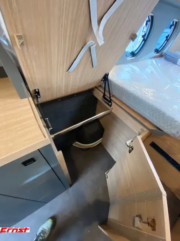 Fahrzeugbild Malibu Van First Class - Two Rooms 640 LE RB charming GT skyview #8