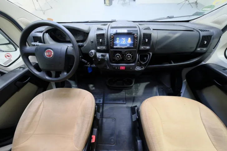 Fahrzeugbild Carado T 447/1.Hand/Einzelbetten/Klima/Solar/Garage #5