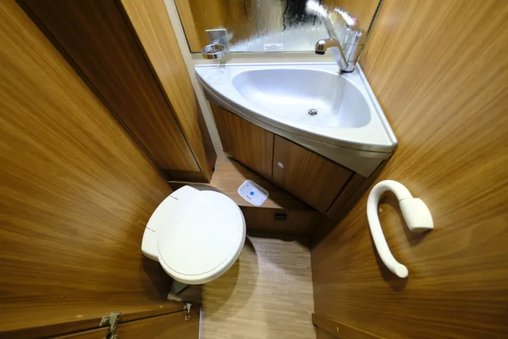 Fahrzeugbild Carado T 447/1.Hand/Einzelbetten/Klima/Solar/Garage #12