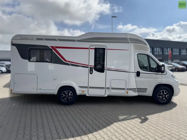 Fahrzeugbild LMC Tourer Lift H 630 Französisches Bett 165 PS #3