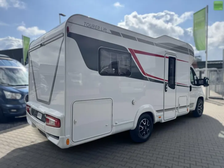 Fahrzeugbild LMC Tourer Lift H 630 Französisches Bett 165 PS #4