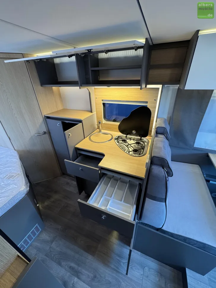 Fahrzeugbild LMC Tourer Lift H 630 Französisches Bett 165 PS #13