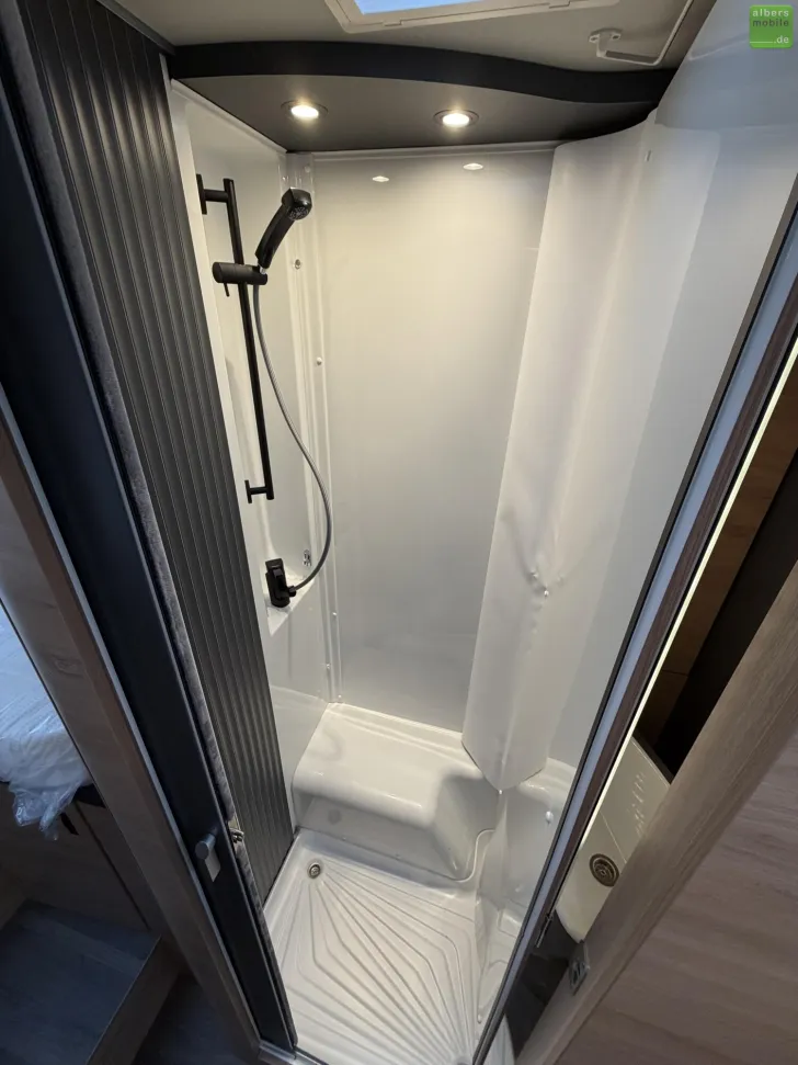 Fahrzeugbild Knaus L!VE TI PLATINUM SELECTION 650 MEG ACC TV 2026 #20