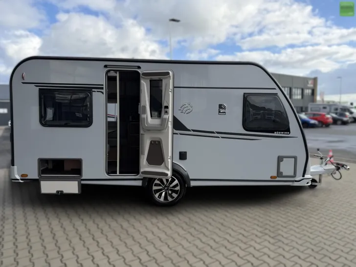Fahrzeugbild Knaus Südwind 450 FU Black Selection 1700kg 2026 #7