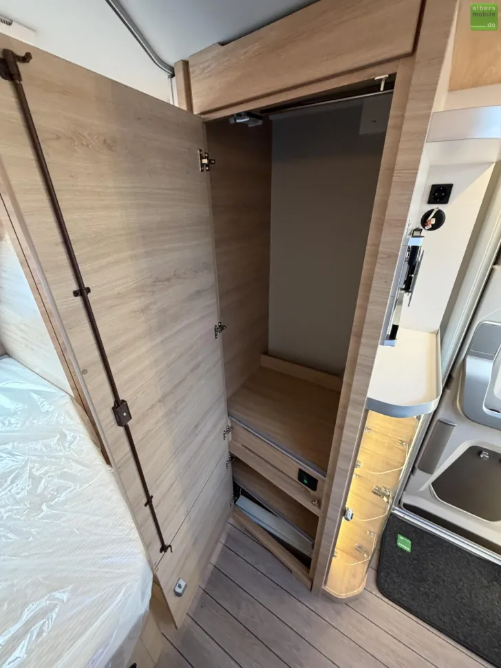 Fahrzeugbild Knaus Südwind 450 FU Black Selection 1700kg 2026 #27