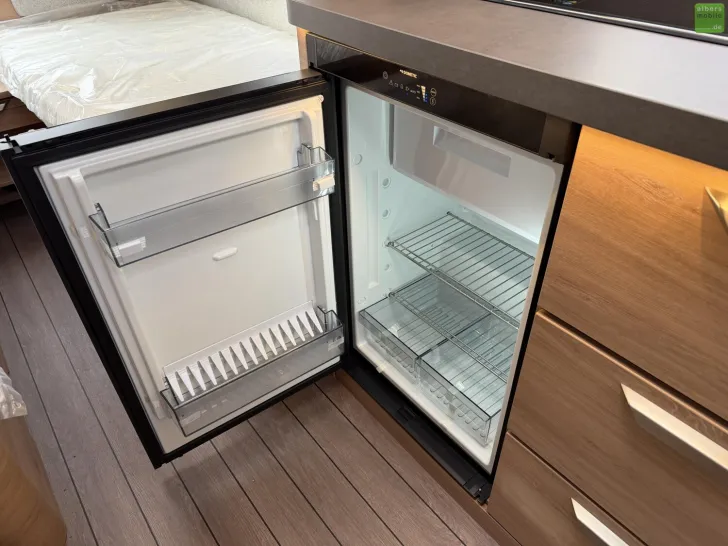 Fahrzeugbild Knaus Südwind BLACK SELECTION 460 EU Einzelbetten 2026 #15