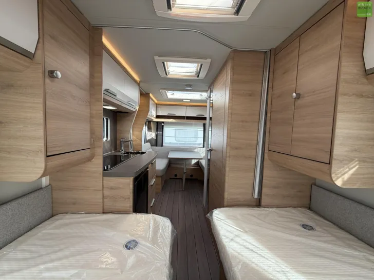 Fahrzeugbild Knaus Südwind BLACK SELECTION 460 EU Einzelbetten 2026 #18