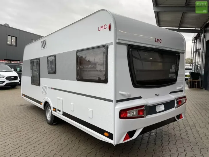 Fahrzeugbild LMC Style 450 D Queensbett Dusche 1800kg #5