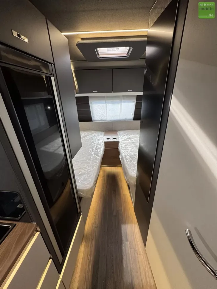 Fahrzeugbild Knaus Azur 500 EU 2000kg - Jetzt 7.209 Euro sparen! #19