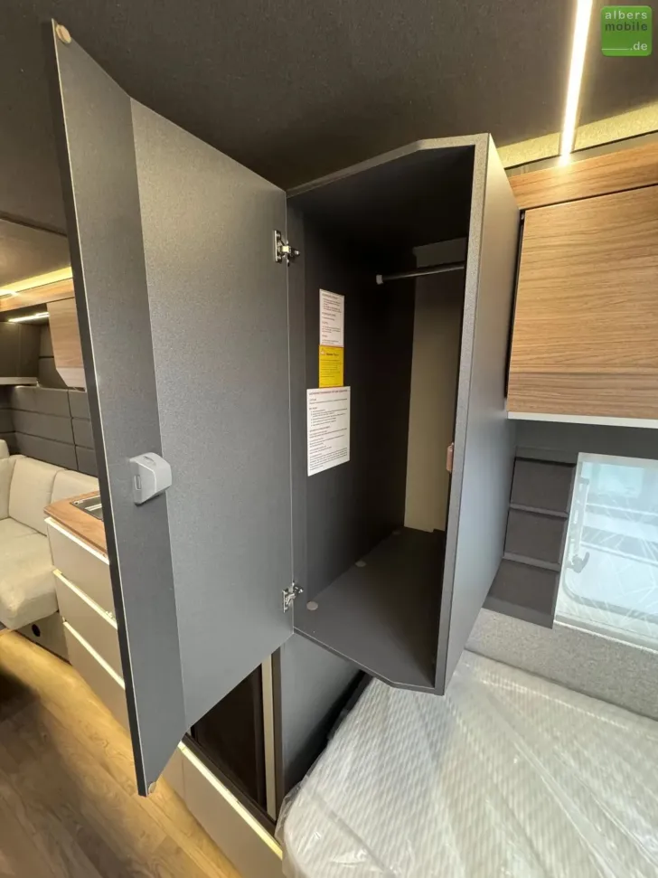 Fahrzeugbild Knaus Azur 500 EU 2000kg - Jetzt 7.209 Euro sparen! #25
