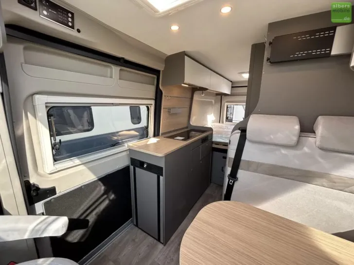 Fahrzeugbild LMC Innovan 600 BackRack+ Navi Fiat Markise #11