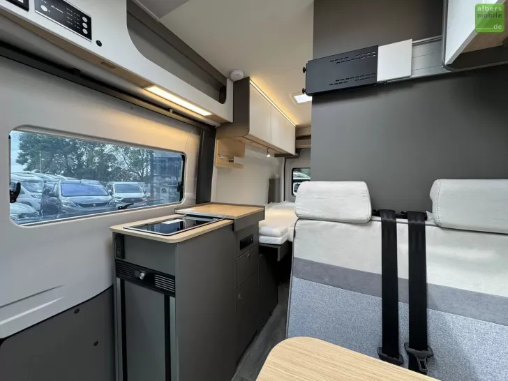 Fahrzeugbild LMC Innovan 592 Einzelbetten Automatik AHK #11