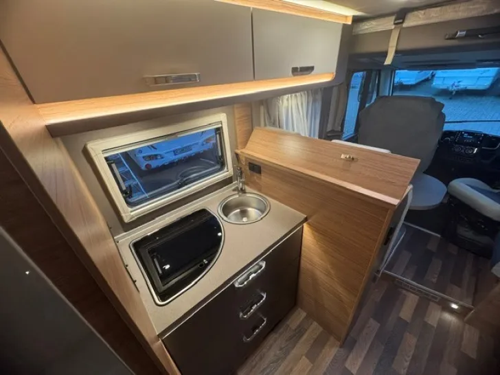Fahrzeugbild Weinsberg CaraCore 700 MEG 180 PS - Automatik - 4.000 Kg #10