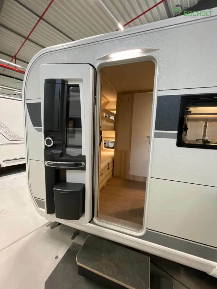 Fahrzeugbild Hobby De Luxe 490 KMF Modell 2026 / 1800 kg #8