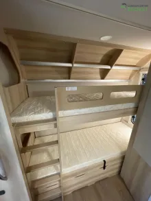 Fahrzeugbild Hobby De Luxe 490 KMF Modell 2026 / 1800 kg #13