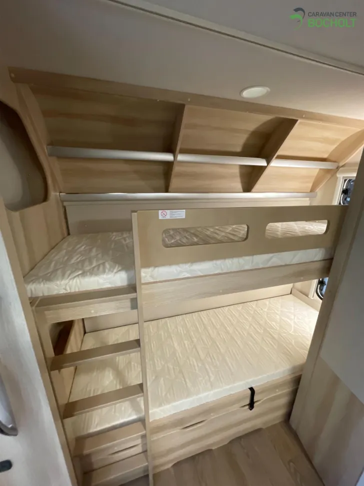 Fahrzeugbild Hobby De Luxe 490 KMF Modell 2026 / 1800 kg #13