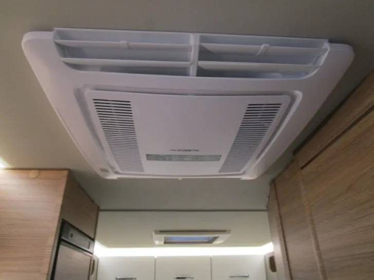 Fahrzeugbild Weinsberg CaraCore 650 MEG #12