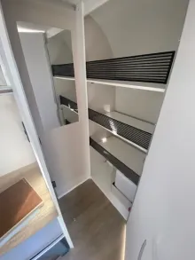 Fahrzeugbild Hobby Beachy 360 #8