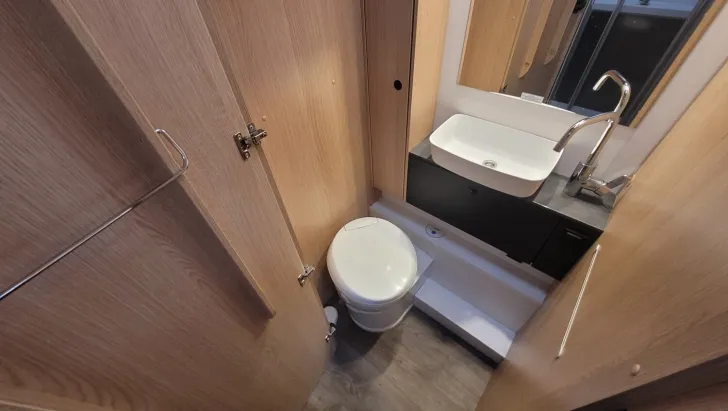 Fahrzeugbild Sunlight Adventure T Ford 680 *Automatik*SAT*NAVI*Hubbett #21