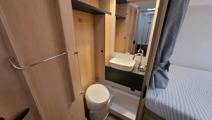 Fahrzeugbild Sunlight Adventure T Ford 680 *Automatik*SAT*NAVI*Hubbett #22