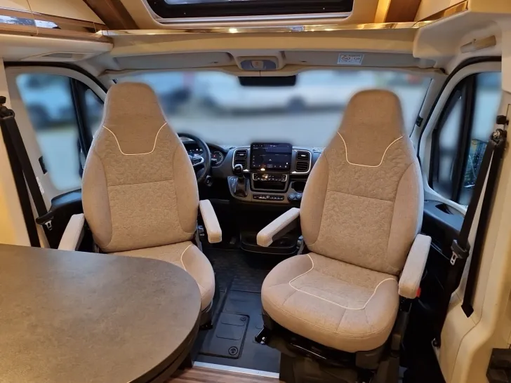 Fahrzeugbild Malibu CHARMING 640 LE GT #10