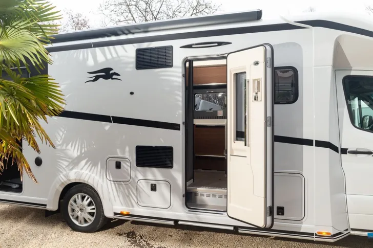 Fahrzeugbild Laika Kreos MB L 5009 MB GÜMA Special #7