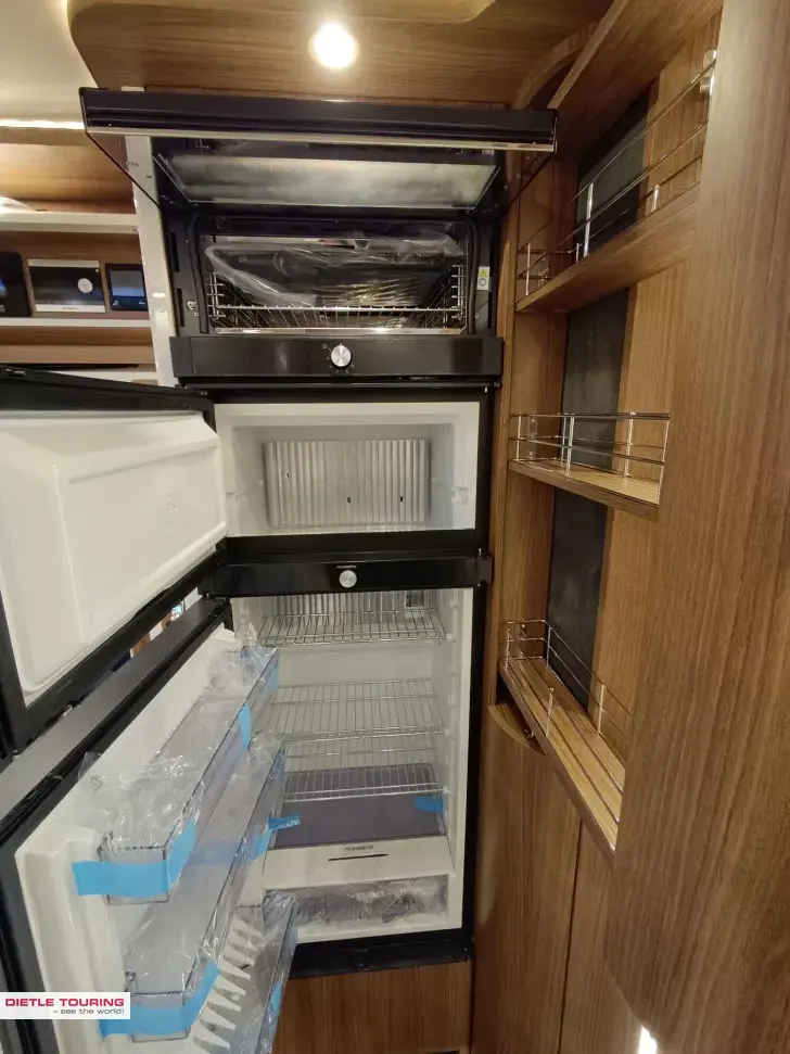 Fahrzeugbild Carthago chic e-line I 50 LE DA Mercedes #12
