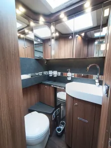 Fahrzeugbild Carthago chic e-line I 50 LE DA Variante ohne Hubbett #11