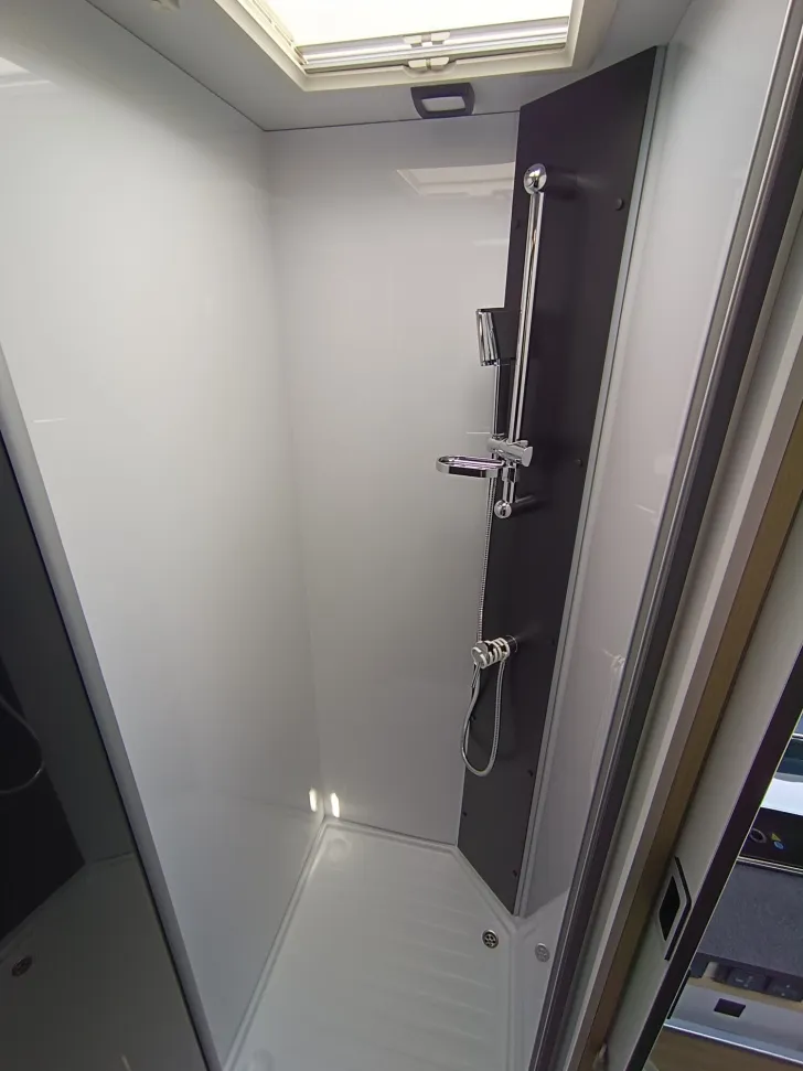 Fahrzeugbild Challenger Teilintegriert Break Edition 270 #11