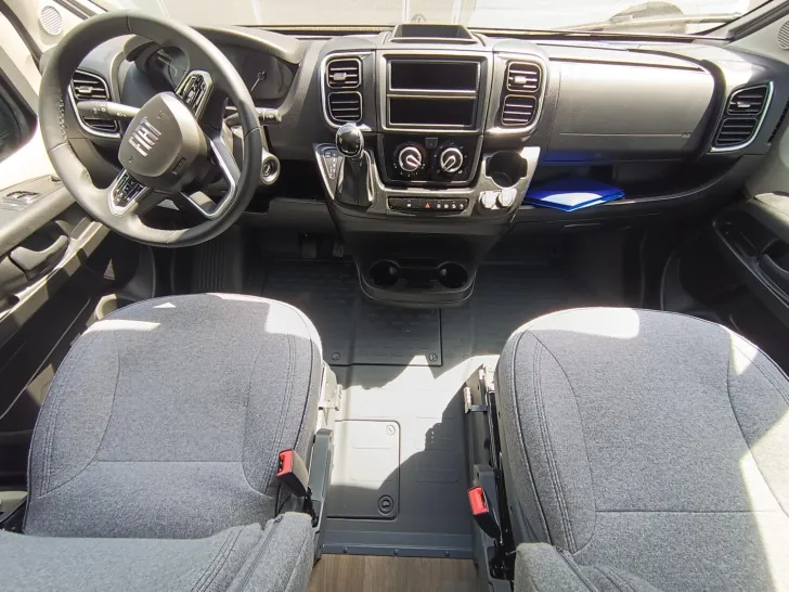 Fahrzeugbild Sunlight Adventure Cliff RT 640 Automatik, Dieselheizung #7