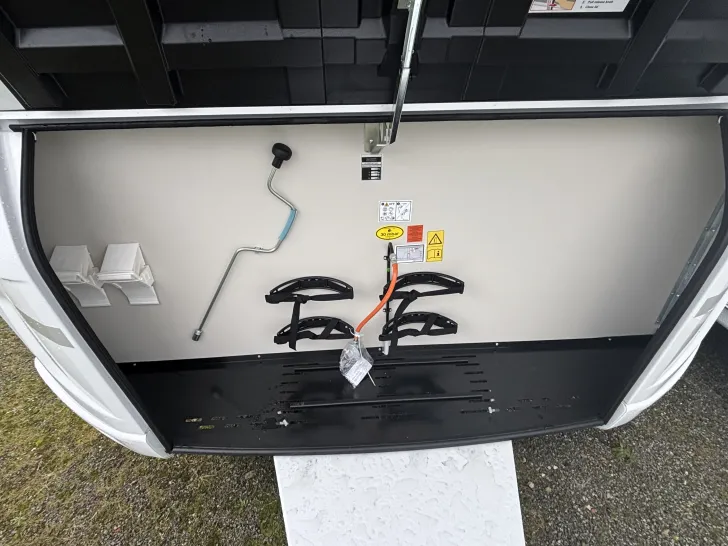 Fahrzeugbild Weinsberg CaraOne 500 FDK 1700 kg, Deckenschränke #17