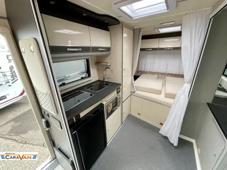 Fahrzeugbild Across Car Aero 689 CDH barrierefrei mit Kassettenlift #11