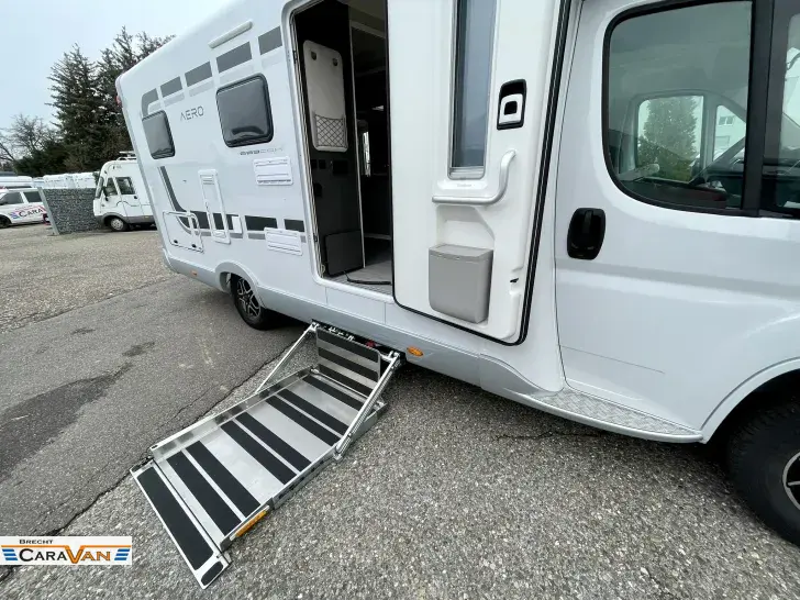 Fahrzeugbild Across Car Aero 689 CDH barrierefrei mit Kassettenlift #17