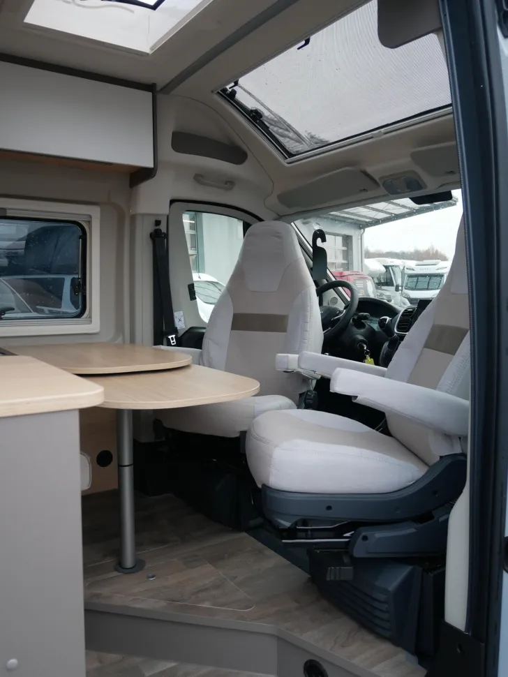 Fahrzeugbild LMC Innovan 640 - SOMA Van Ed. Fiat - Voll LED-Scheinwerfer #6