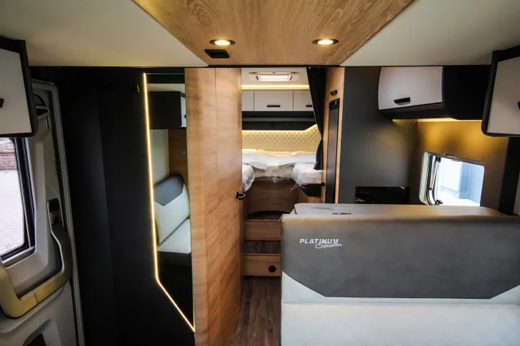 Fahrzeugbild Knaus L!VE WAVE 700 MEG Platinum Selection Automatik | Modell 2026 #7