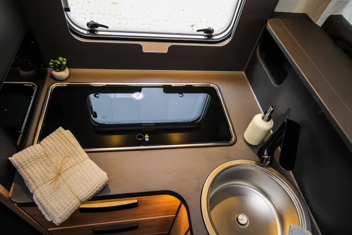 Fahrzeugbild Knaus L!VE WAVE 700 MEG Platinum Selection Automatik | Modell 2026 #9