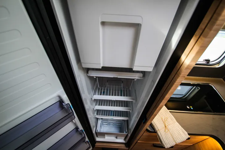 Fahrzeugbild Knaus L!VE WAVE 700 MEG Platinum Selection Automatik | Modell 2026 #11