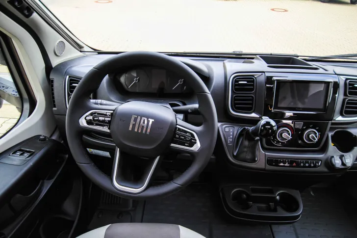 Fahrzeugbild Knaus L!VE WAVE 700 MEG Platinum Selection Automatik | Modell 2026 #15