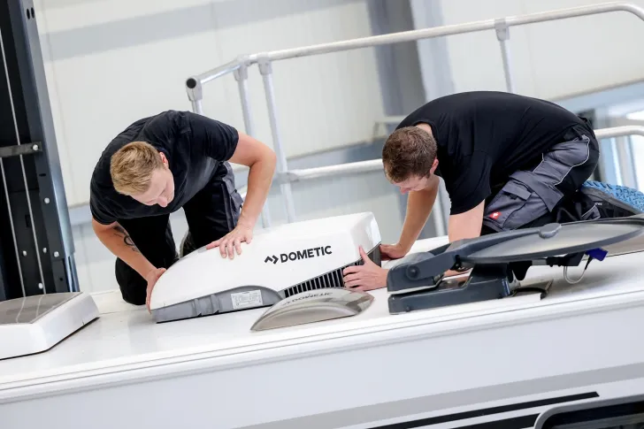 Fahrzeugbild Knaus L!VE WAVE 700 MEG Platinum Selection Automatik | Modell 2026 #19