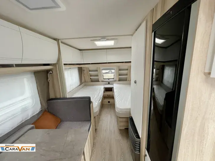 Fahrzeugbild Hobby De Luxe 460 SL Modell 2026 / 1500 kg #3